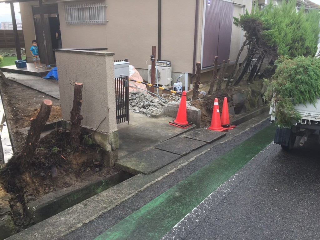 大阪　富田林市　Ｔ様　外構・エクステリアリフォーム工事　着工