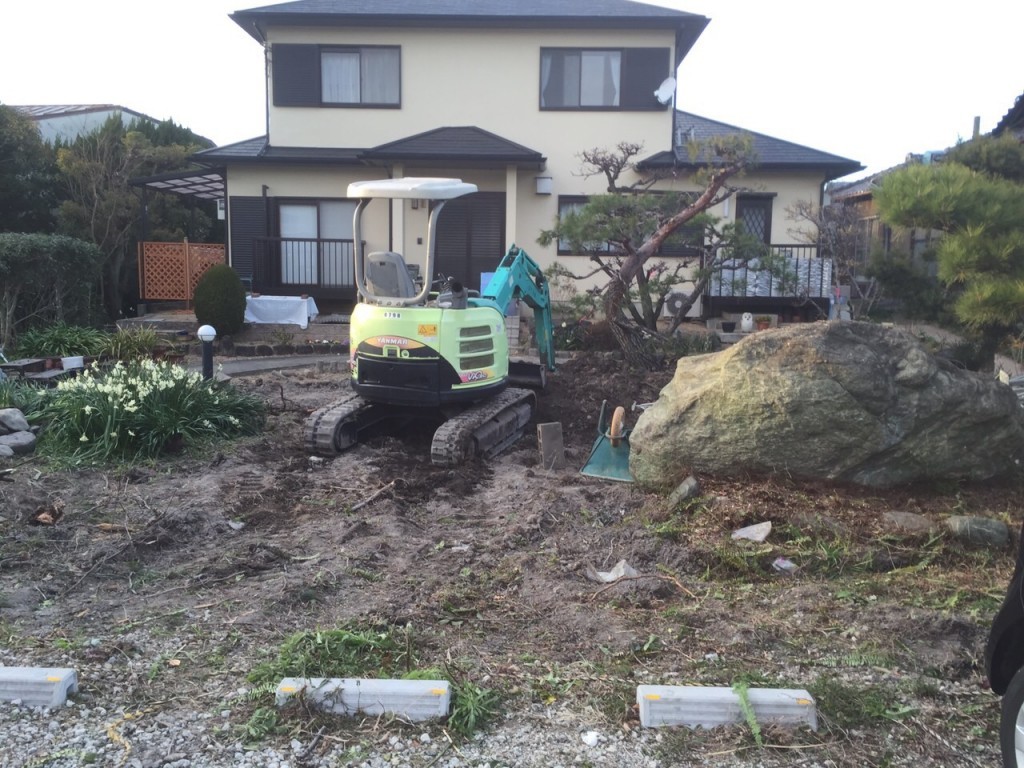 大阪　泉佐野市　庭のリフォーム（植木の移植作業）