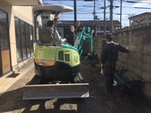 大阪　泉佐野市　庭つくり、外構のリフォーム、庭の解体　再着工