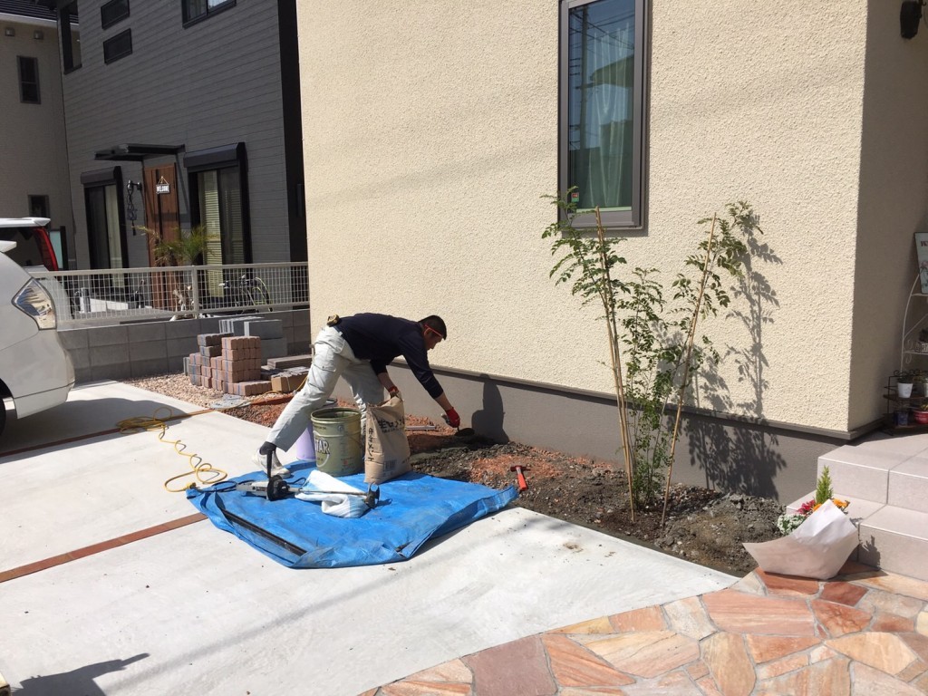 和歌山　岩出市　外構リフォーム（花壇つくり、植栽工事）着工