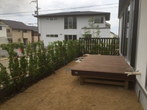 大阪　東住吉区　庭つくり・ウッドデッキ・生垣・芝貼