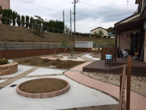 大阪　河南町さくら坂　ドックラン＆家庭菜園、庭つくり、庭のリフォーム、植栽工事、本日　完成