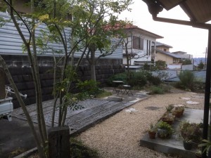 大阪　河内長野市　庭の管理、植木の剪定、花壇のハーブ植え替え